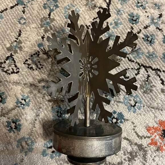 Vintage Metal Silver Snowflake Musicbox Decor - Picture 11 of 17